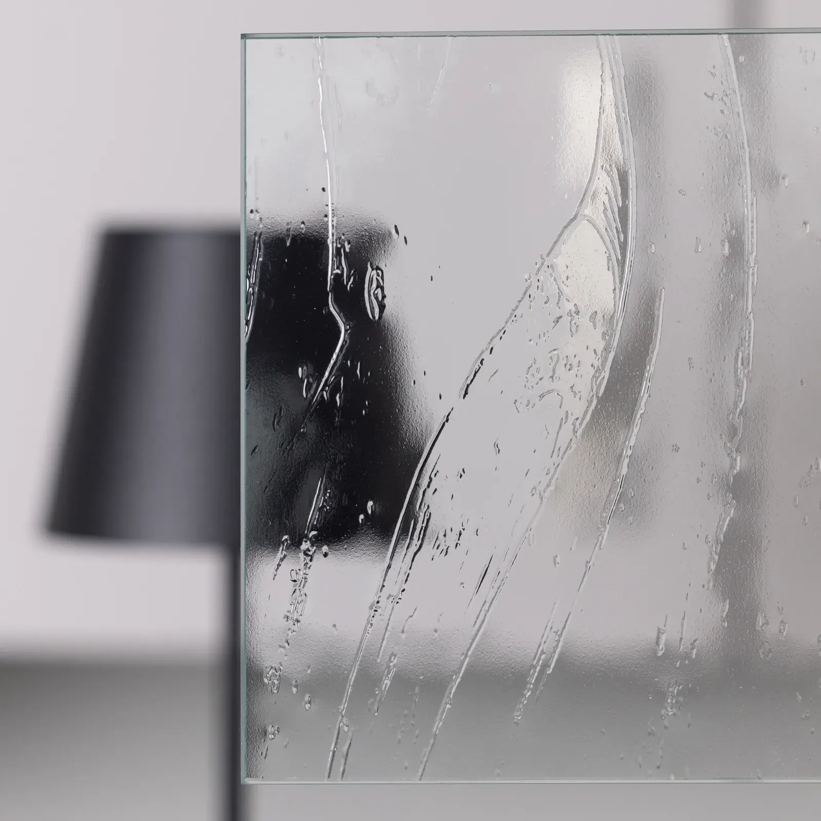 Gothic: Fast klar, mit feinen, unregelmäßigen Linien. (Foto: Frerichs Glas)