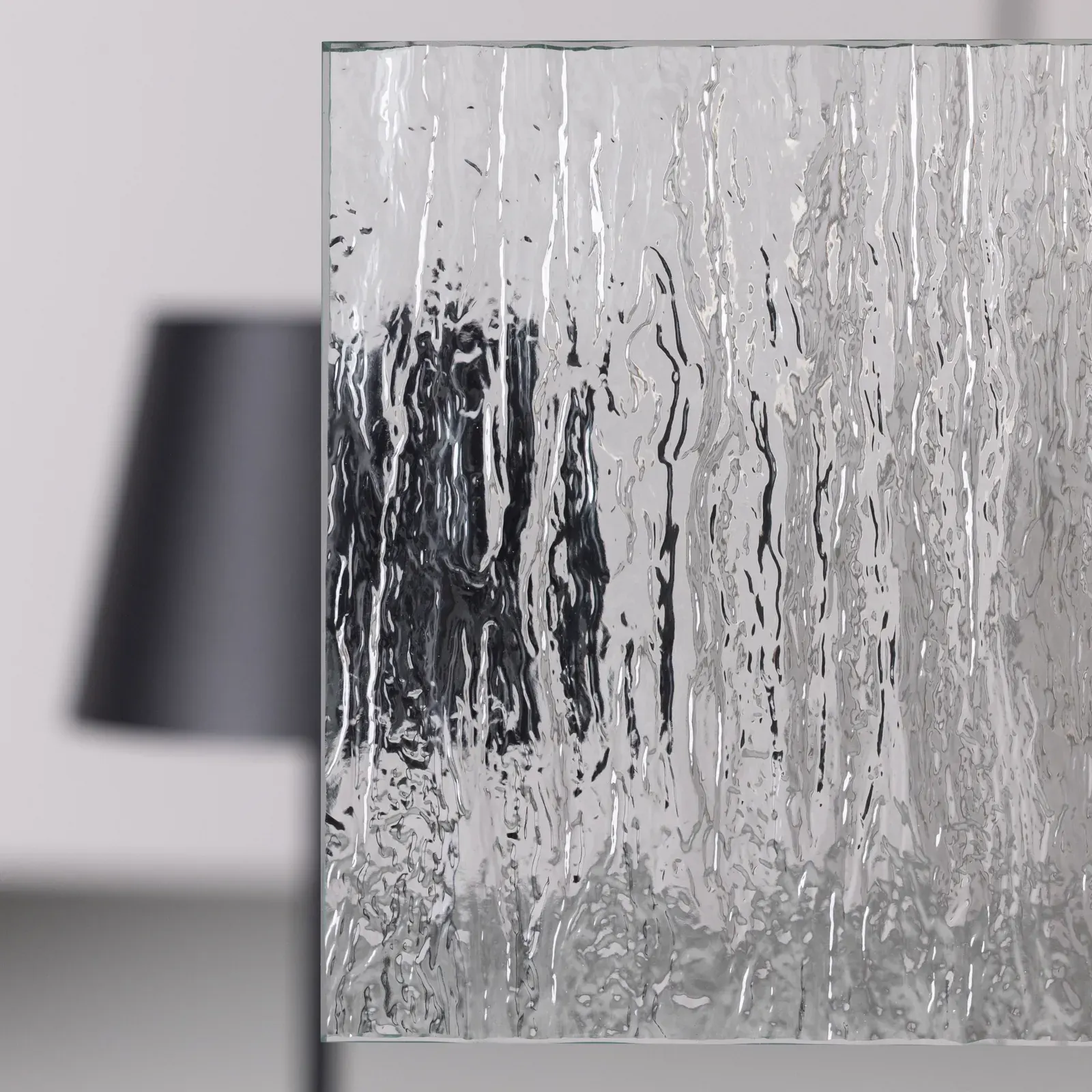 Ornament 178 Silvit: Feine, unregelmäßige Wellenstreifen. (Foto: Frerichs Glas)