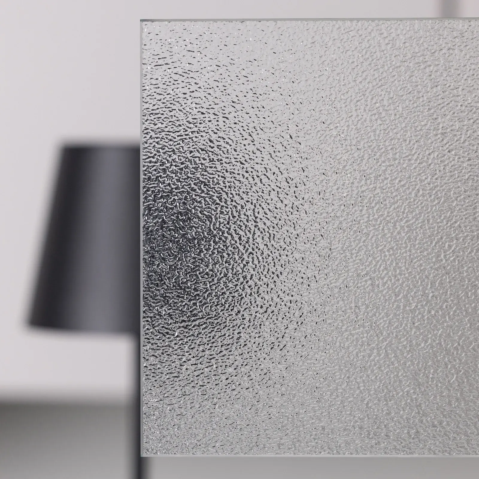 Ornament 504: Feine, körnige Struktur über die ganze Fläche. (Foto: Frerichs Glas)