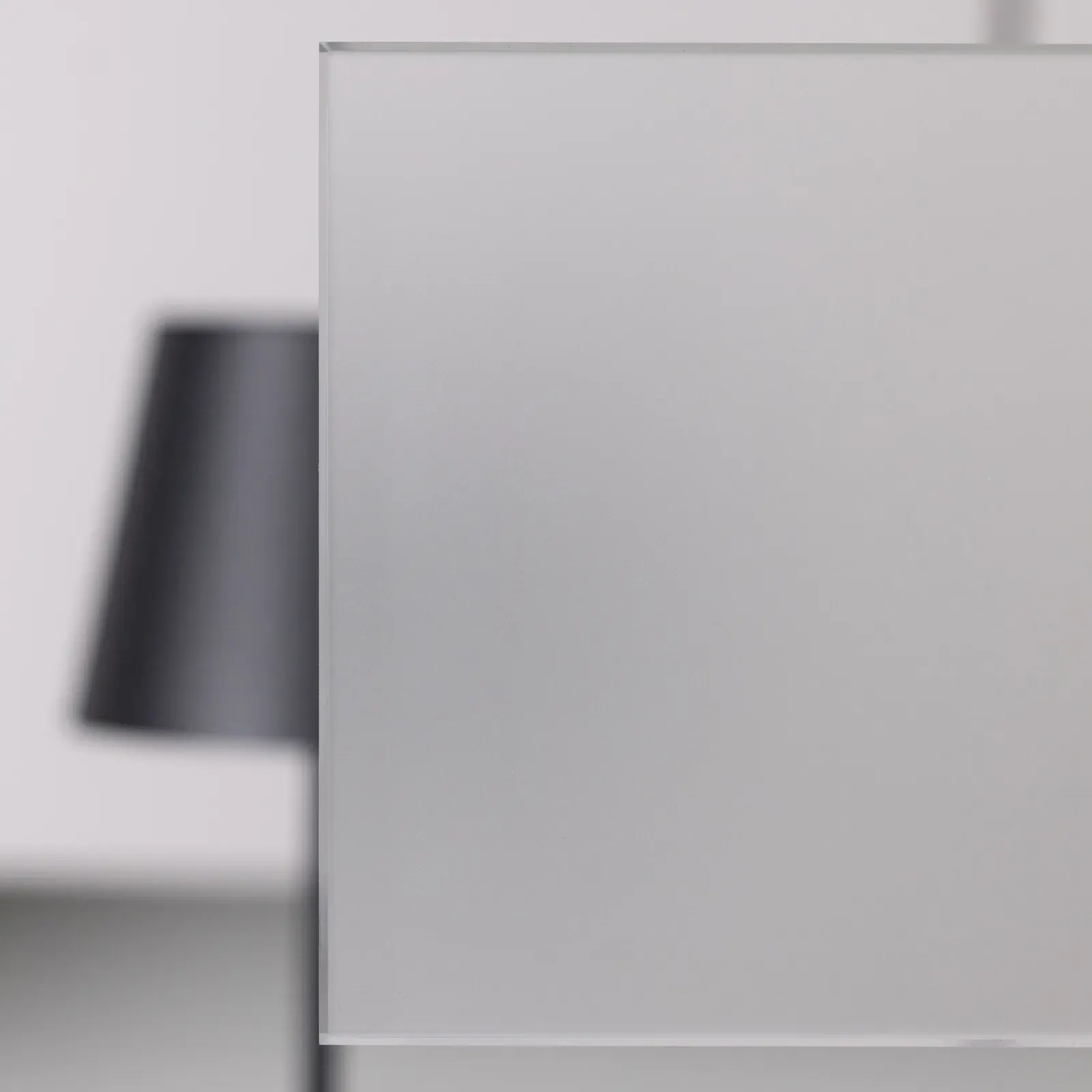 Satina Weißglas: Satiniert auf Weißglas – besonders farbneutral. (Foto: Frerichs Glas)